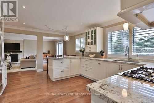 1115 Talka Court, Mississauga, ON - Indoor Photo Showing Kitchen