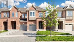 37 CAPREOL AVENUE  Aurora, ON L4G 0Z8