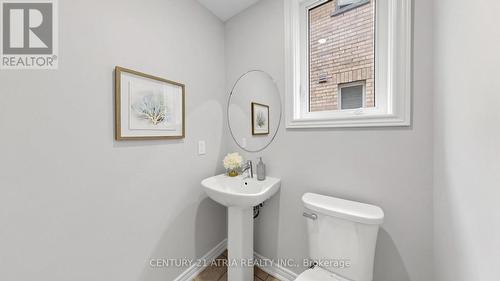 37 Capreol Avenue, Aurora, ON - Indoor Photo Showing Bathroom
