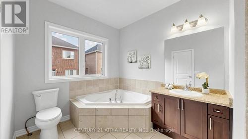 37 Capreol Avenue, Aurora, ON - Indoor Photo Showing Bathroom