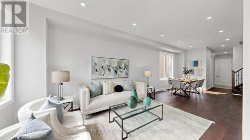 37 Capreol Avenue, Aurora, ON - Indoor Photo Showing Living Room