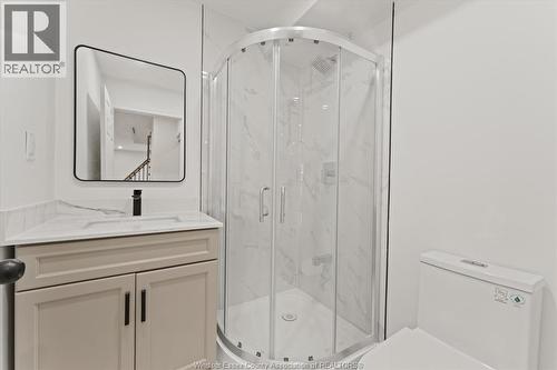 702 Pierre Unit# 5, Windsor, ON - Indoor Photo Showing Bathroom