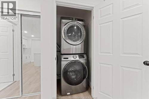 702 Pierre Unit# 5, Windsor, ON - Indoor Photo Showing Laundry Room
