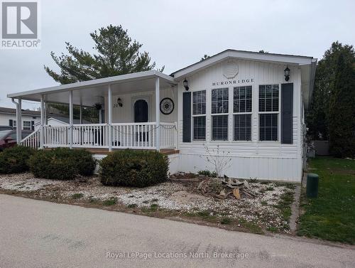 20 TOPAZ STREET W  Wasaga Beach, ON L9Z 1X7