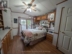 Lots of storage in your main bedroom - 