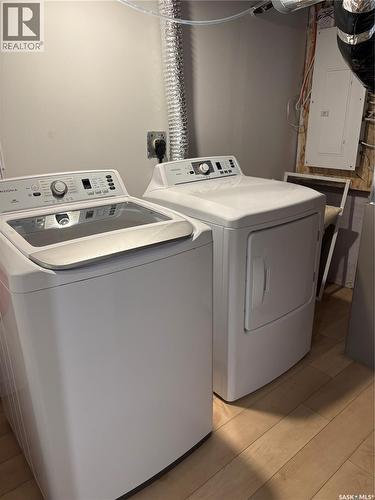 115-117 I Avenue S, Saskatoon, SK - Indoor Photo Showing Laundry Room