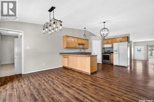 16 Flax Road, Moose Jaw, SK - Indoor Photo Showing Kitchen