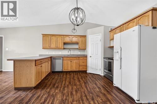 16 Flax Road, Moose Jaw, SK - Indoor Photo Showing Kitchen