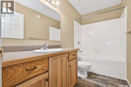16 Flax Road, Moose Jaw, SK - Indoor Photo Showing Bathroom