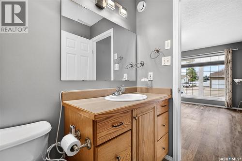 16 Flax Road, Moose Jaw, SK - Indoor Photo Showing Bathroom