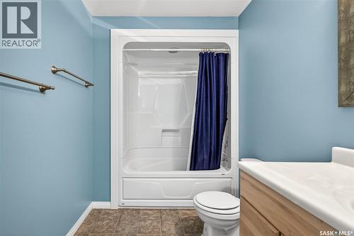 16 Flax Road, Moose Jaw, SK - Indoor Photo Showing Bathroom