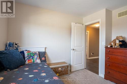 231 Campanale Way, Lucan Biddulph (Lucan), ON - Indoor Photo Showing Other Room