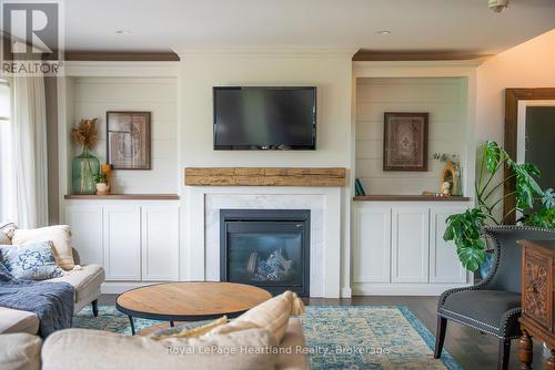 231 Campanale Way, Lucan Biddulph (Lucan), ON - Indoor Photo Showing Living Room With Fireplace