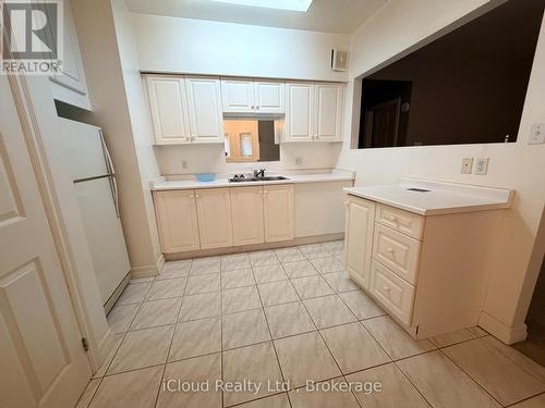 Apartment Kitchen - 176 Wyndham Street, Mississauga, ON - Indoor