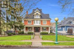 18 BRANT ROAD N  Cambridge, ON N1S 2W1