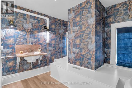 18 Brant Road N, Cambridge, ON - Indoor
