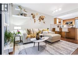 413 135 E 17 STREET  North Vancouver, BC V7L 0C4