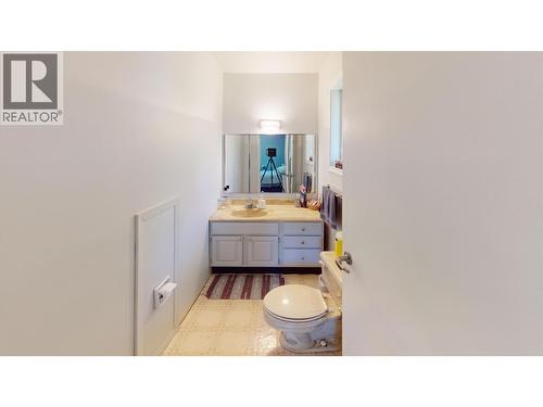 1890 Birch Avenue, Quesnel, BC - Indoor Photo Showing Bathroom