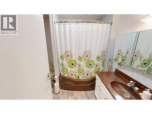 1890 Birch Avenue, Quesnel, BC - Indoor Photo Showing Bathroom