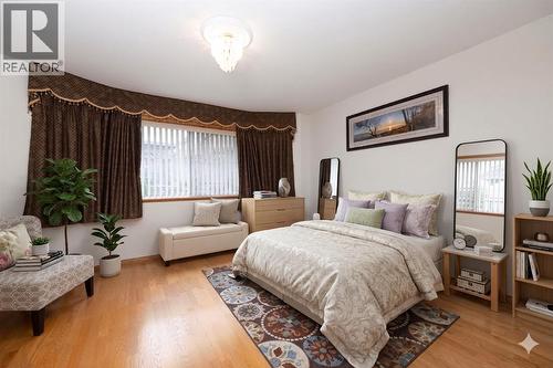 2248 Sicamous Avenue, Coquitlam, BC - Indoor Photo Showing Bedroom
