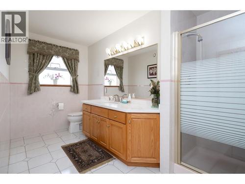 2248 Sicamous Avenue, Coquitlam, BC - Indoor Photo Showing Bathroom