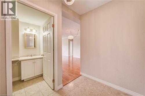 405 Erb Street W Unit# 507, Waterloo, ON - Indoor Photo Showing Bathroom