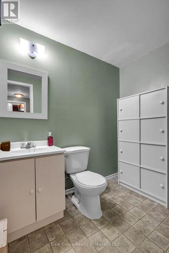 Bathroom - 2nd Level - 33 Inverness Street, Brantford, ON - Indoor Photo Showing Bathroom