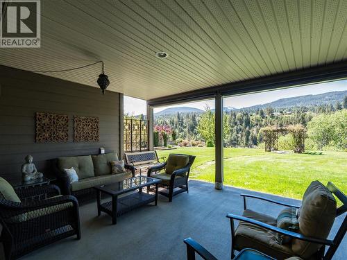 943 Riverview Place, Castlegar, BC - Outdoor With Deck Patio Veranda With Exterior
