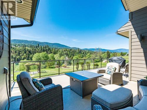 943 Riverview Place, Castlegar, BC - Outdoor With Deck Patio Veranda With Exterior