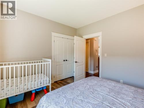 943 Riverview Place, Castlegar, BC - Indoor Photo Showing Bedroom