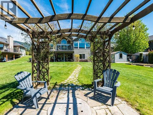 943 Riverview Place, Castlegar, BC - Outdoor With Deck Patio Veranda