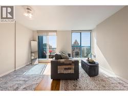 2107 1238 SEYMOUR STREET  Vancouver, BC V6B 6J3