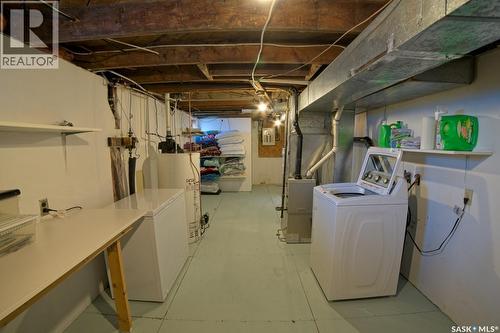 101 5Th Avenue S, Big River, SK - Indoor Photo Showing Laundry Room