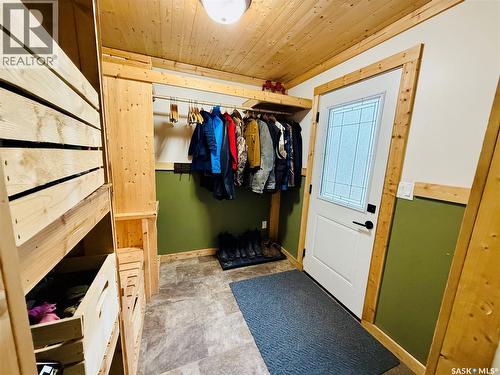 Reiss Acreage, Vibank, SK - Indoor