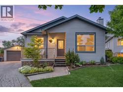 198 Ritchie Court Kelowna, BC V1V 2A8