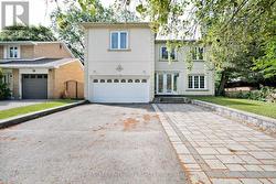 17 GUSTAV CRESCENT Toronto, ON M2M 2C6