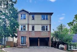 THIRD LEVEL - 6 ENGLISH STREET Brampton, ON L6X 1L6