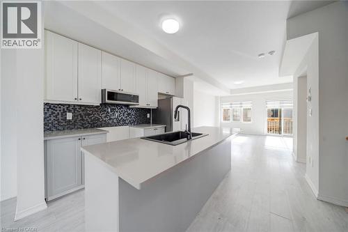 2566 Mojave Path Unit# 137, Oshawa, ON - Indoor Photo Showing Kitchen With Upgraded Kitchen