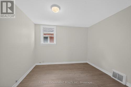 584 Waterloo Street, Hamilton, ON - Indoor Photo Showing Other Room