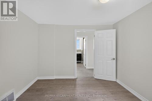 584 Waterloo Street, Hamilton, ON - Indoor Photo Showing Other Room