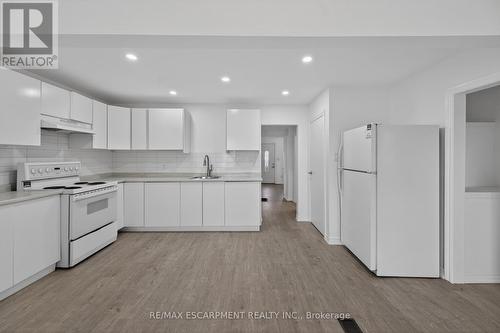 584 Waterloo Street, Hamilton, ON - Indoor Photo Showing Kitchen