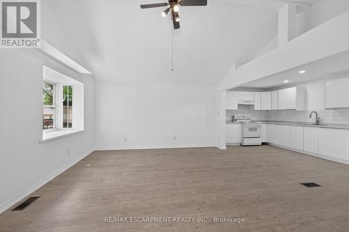 584 Waterloo Street, Hamilton, ON - Indoor Photo Showing Kitchen