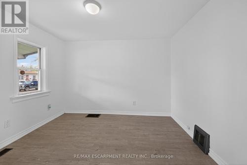 584 Waterloo Street, Hamilton, ON - Indoor Photo Showing Other Room