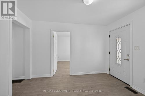 584 Waterloo Street, Hamilton, ON - Indoor Photo Showing Other Room