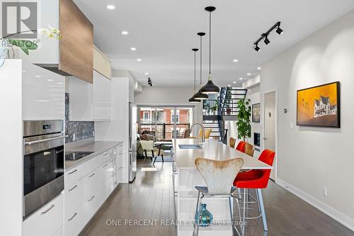 91 Hamilton Avenue N, Ottawa, ON - Indoor Photo Showing Kitchen With Upgraded Kitchen