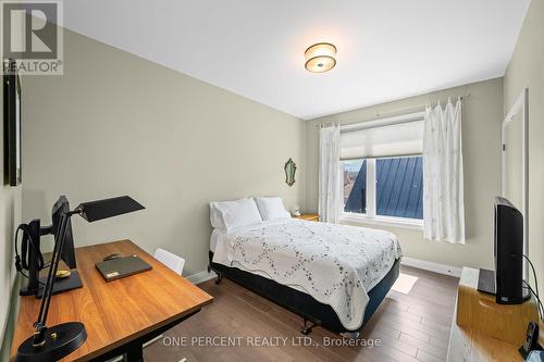91 Hamilton Avenue N, Ottawa, ON - Indoor Photo Showing Bedroom