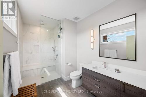 91 Hamilton Avenue N, Ottawa, ON - Indoor Photo Showing Bathroom
