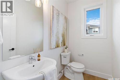 37 105 Hathway Crescent, Saskatoon, SK - Indoor Photo Showing Bathroom