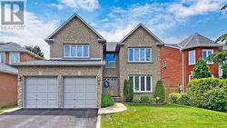 9 JARDIN HILL COURT Toronto, ON M2H 3R8