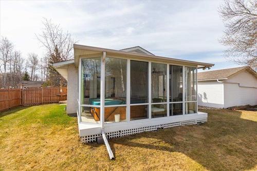 19 Hunter Crescent, Pinawa, MB - Outdoor
